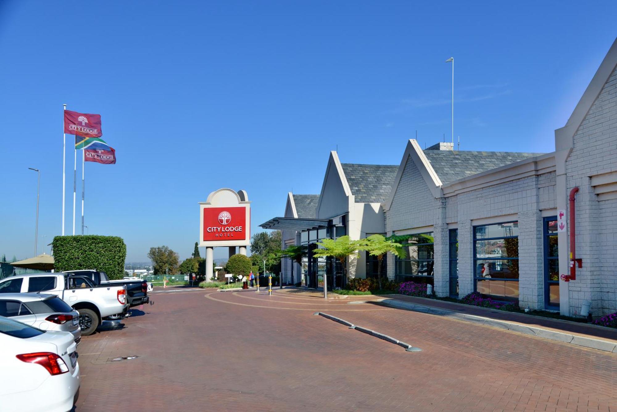 City Lodge Hotel Johannesburg Airport, Barbara Road Kempton Park Eksteriør billede